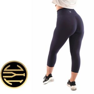 NEW Til You Collapse Effortless Capri Compression Leggings in Navy. Size XXS
